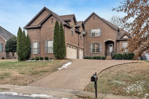 1006 Tower Hill Ln Hendersonville TN 37075