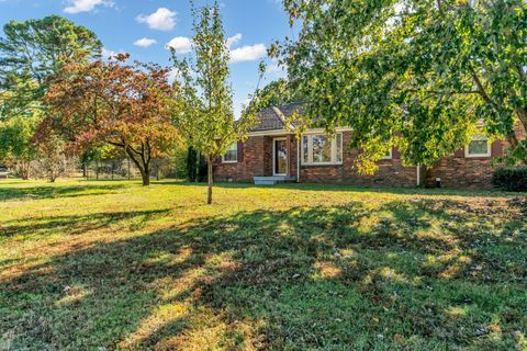 2205 Crestline Dr Nashville TN 37214