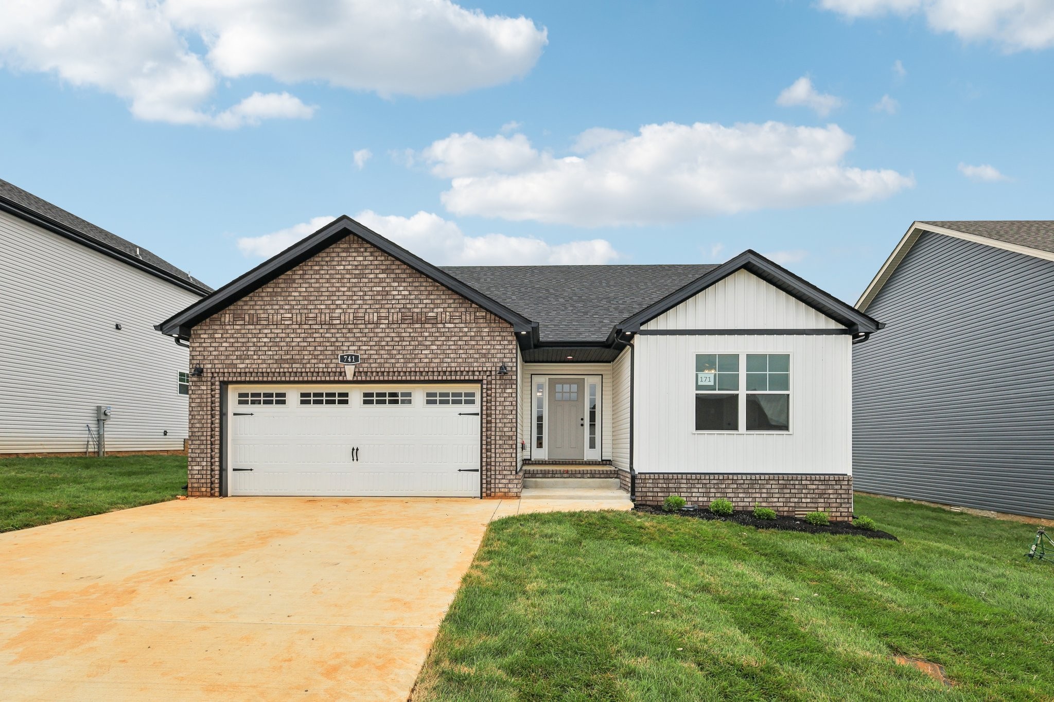 741 Carrillo Dr