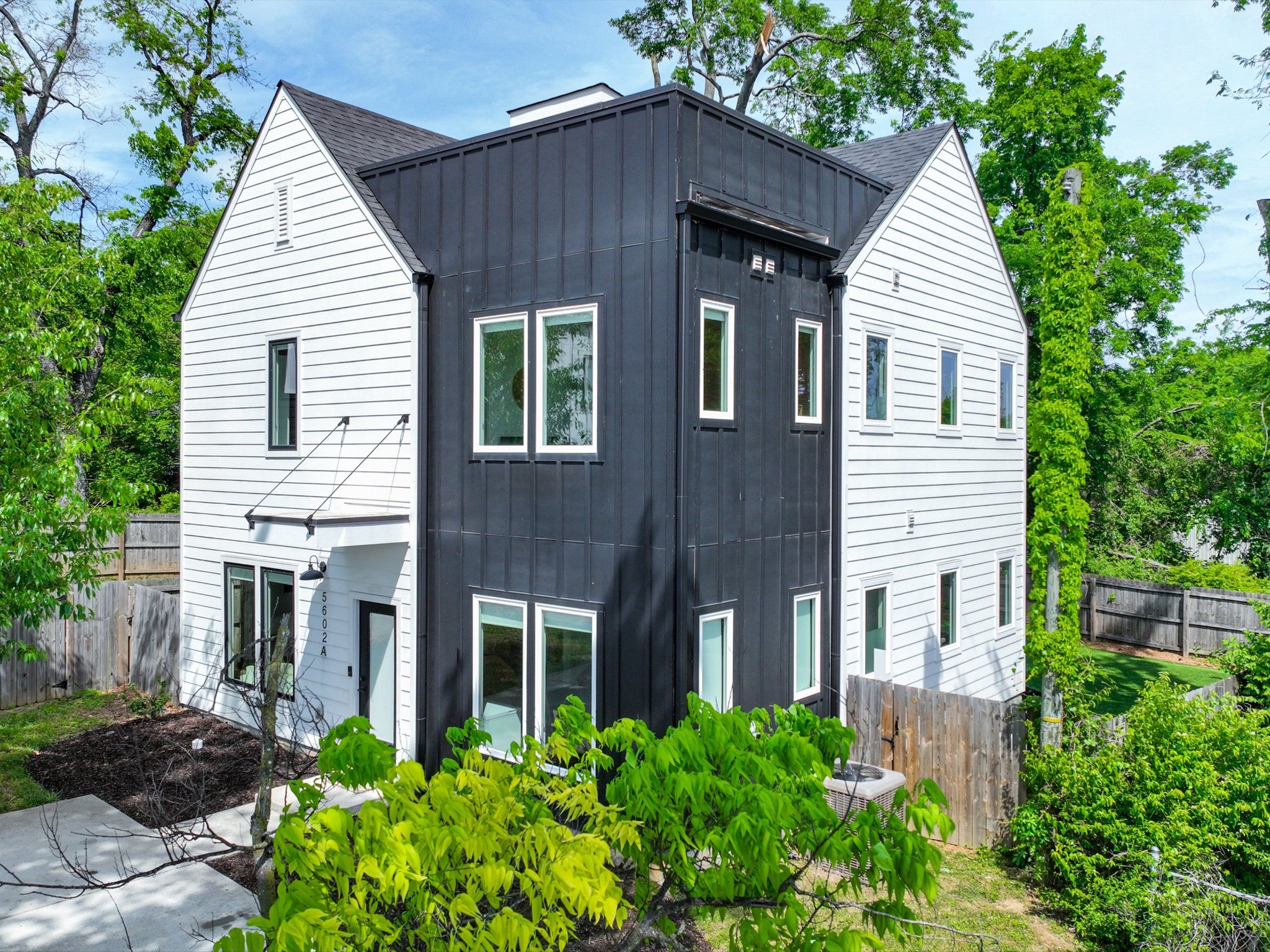 3-bed condo sold in Nashville, TN 37209, 5602 Lozier St A 5602 Lozier St A, Nashville TN 37209 3-bed condo, photo 3 of 60