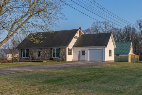 103 Daniel Cir Collinwood TN 38450