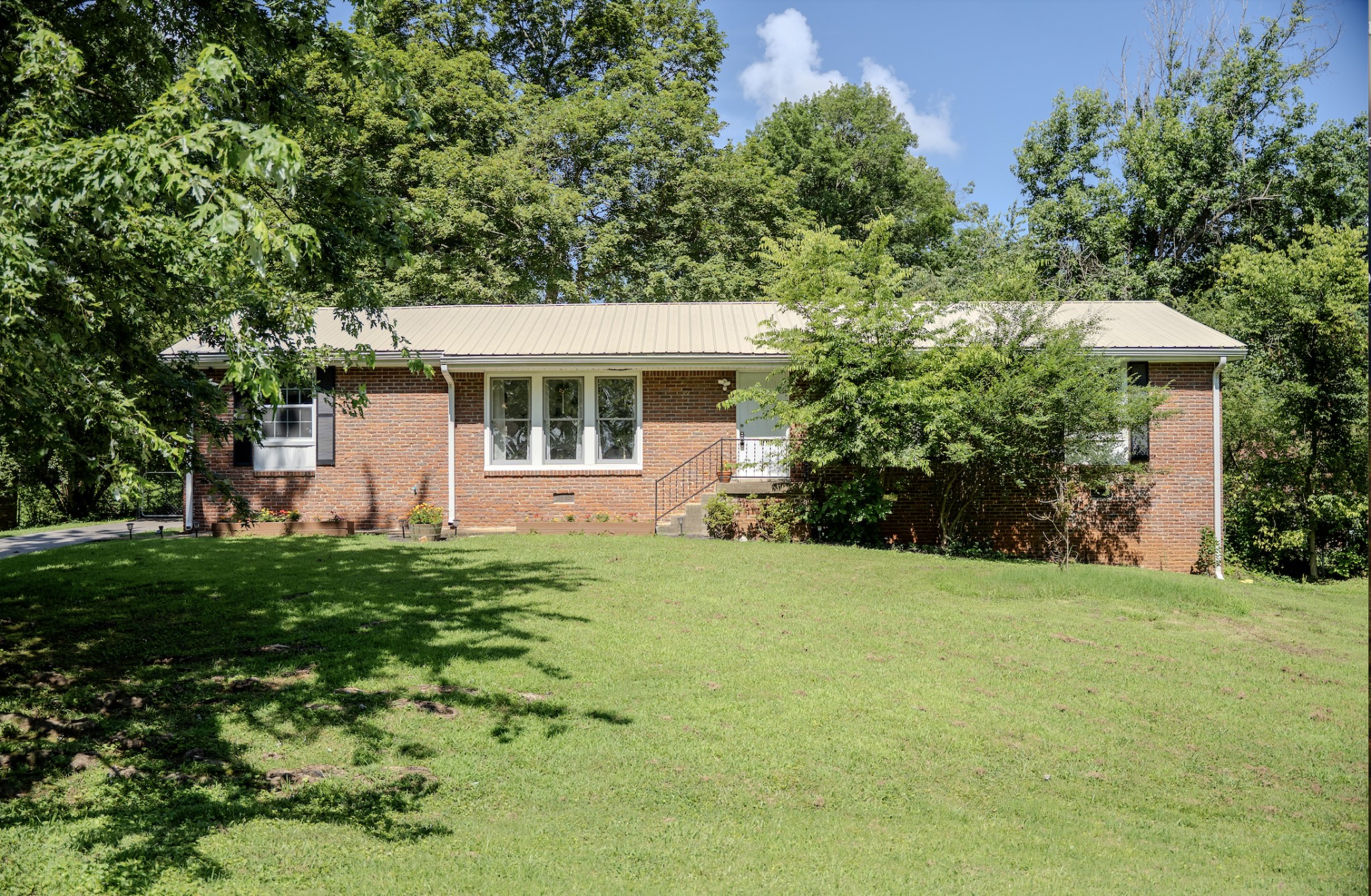 221 Downer Dr