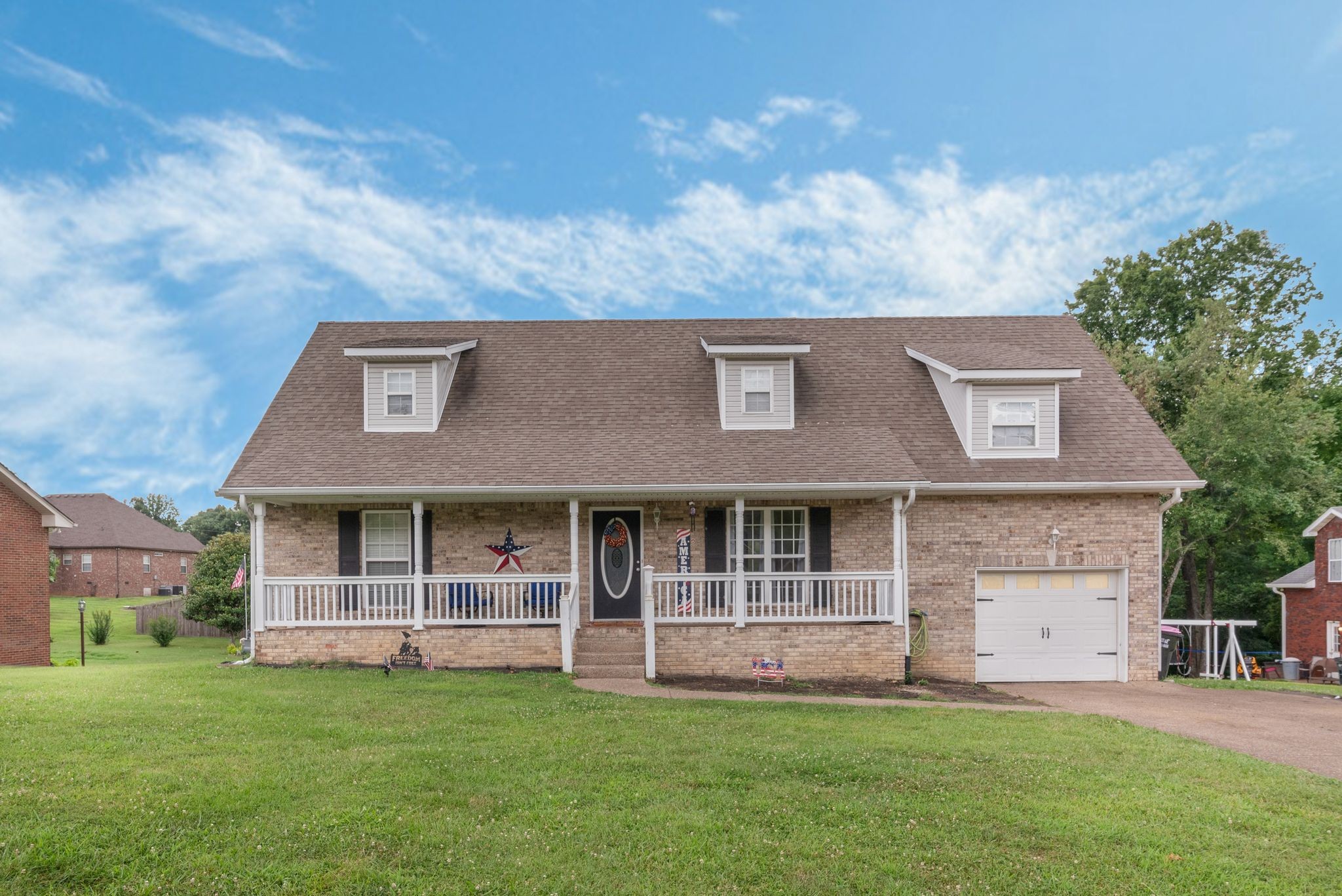 2012 Graceland Way