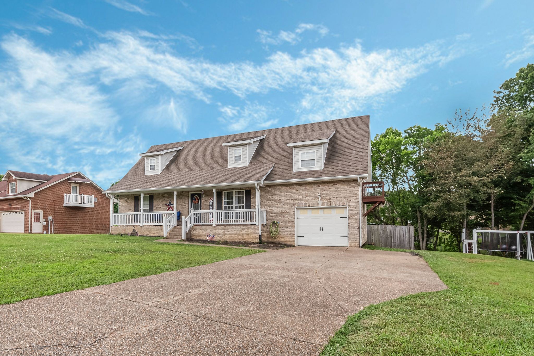 2012 Graceland Way