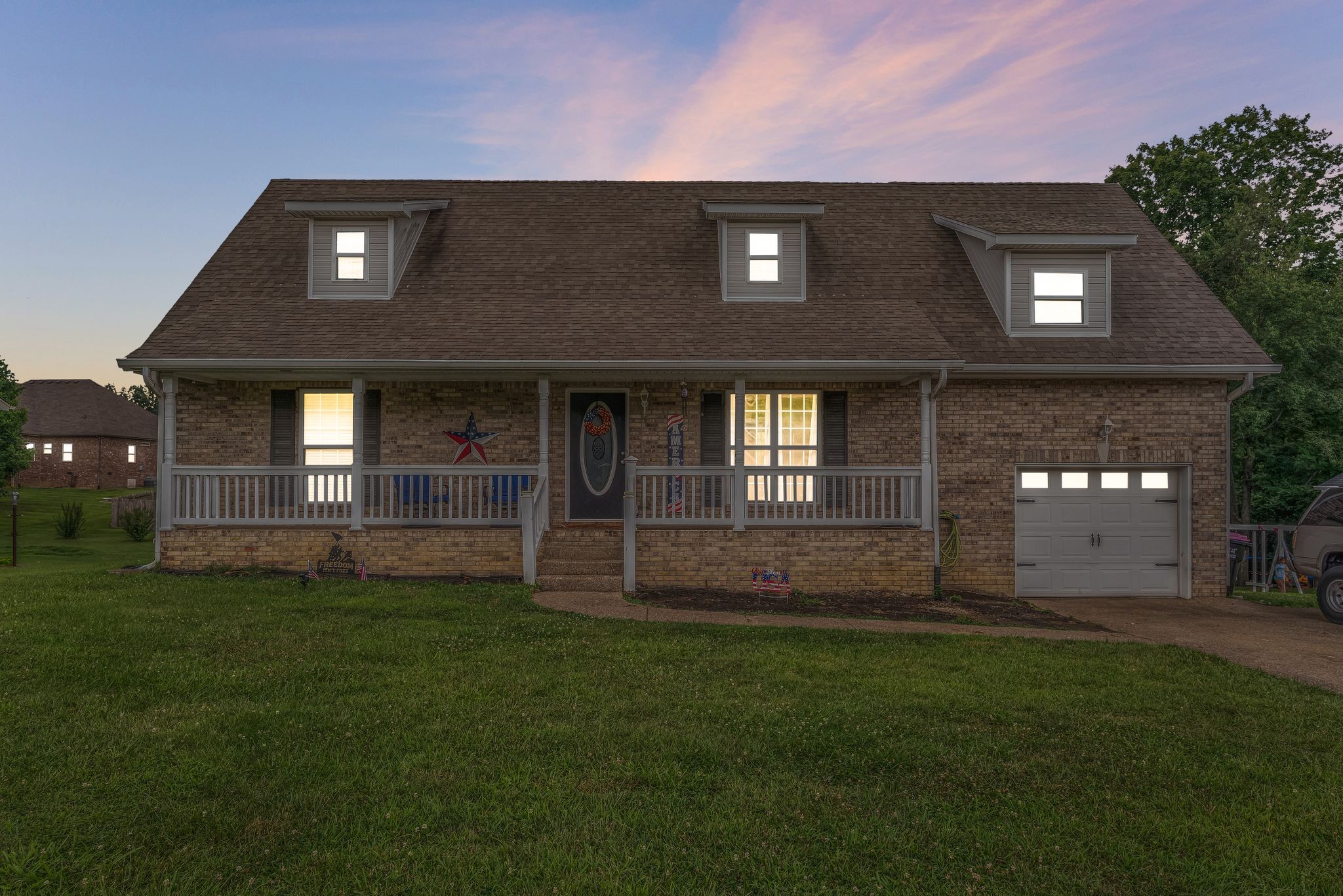 2012 Graceland Way