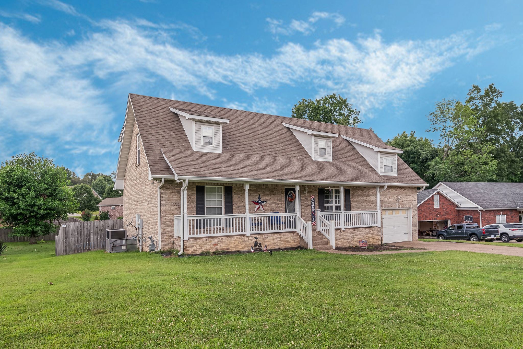 2012 Graceland Way