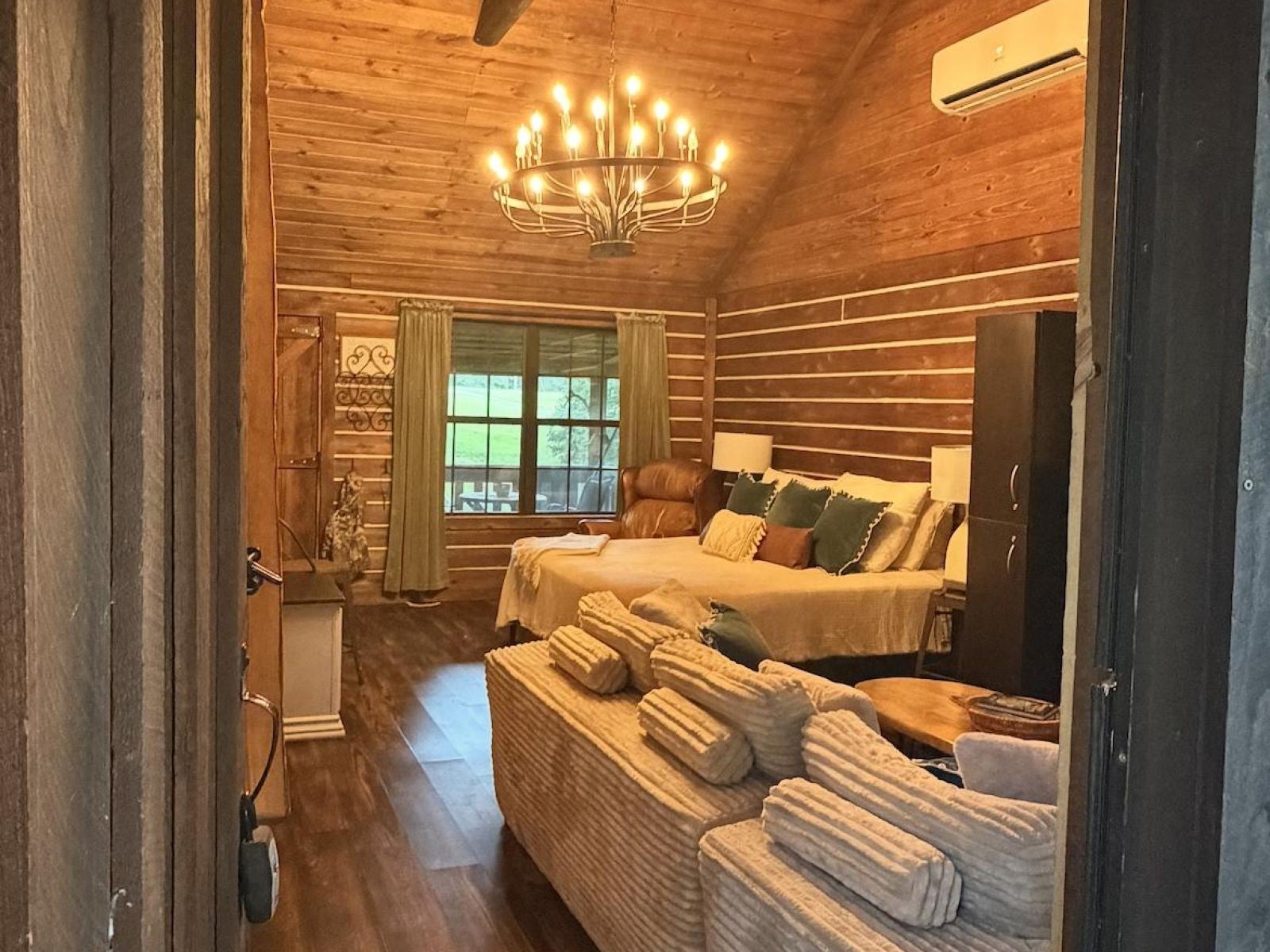 589 Hayes Ridge Rd
