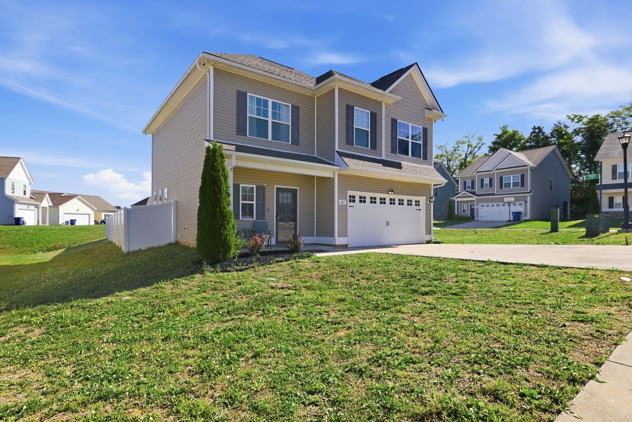 307 St Charles Pl