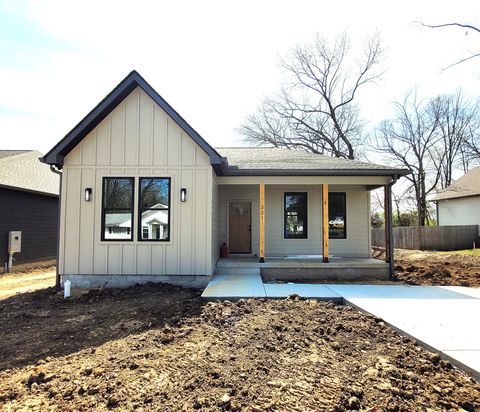 321 Jackson St White Bluff TN 37187