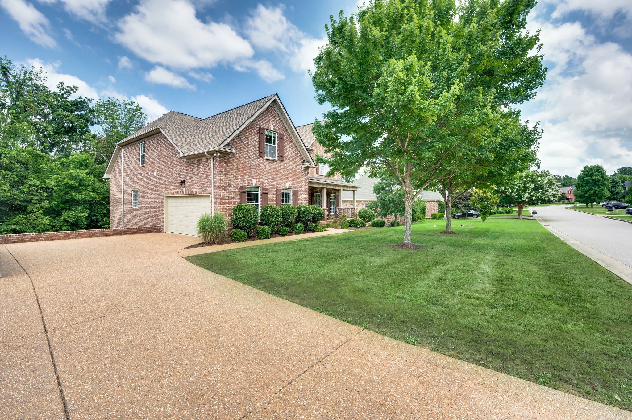 1542 Red Oak Ln