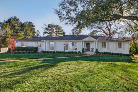 Photo of 1209 Tyne Blvd, Nashville, TN 37215 (MLS # 3234763)