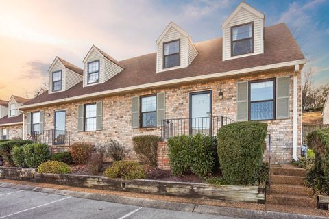 216 Deerpoint Ct Hendersonville TN 37075