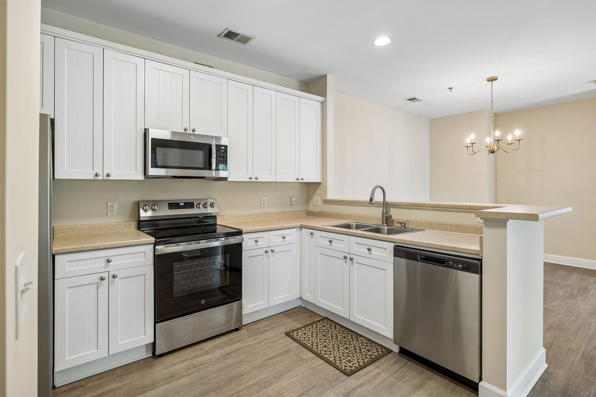 7005 Lenox Village Dr 2, Nashville TN 37211 2-bed condo, photo 4 of 29