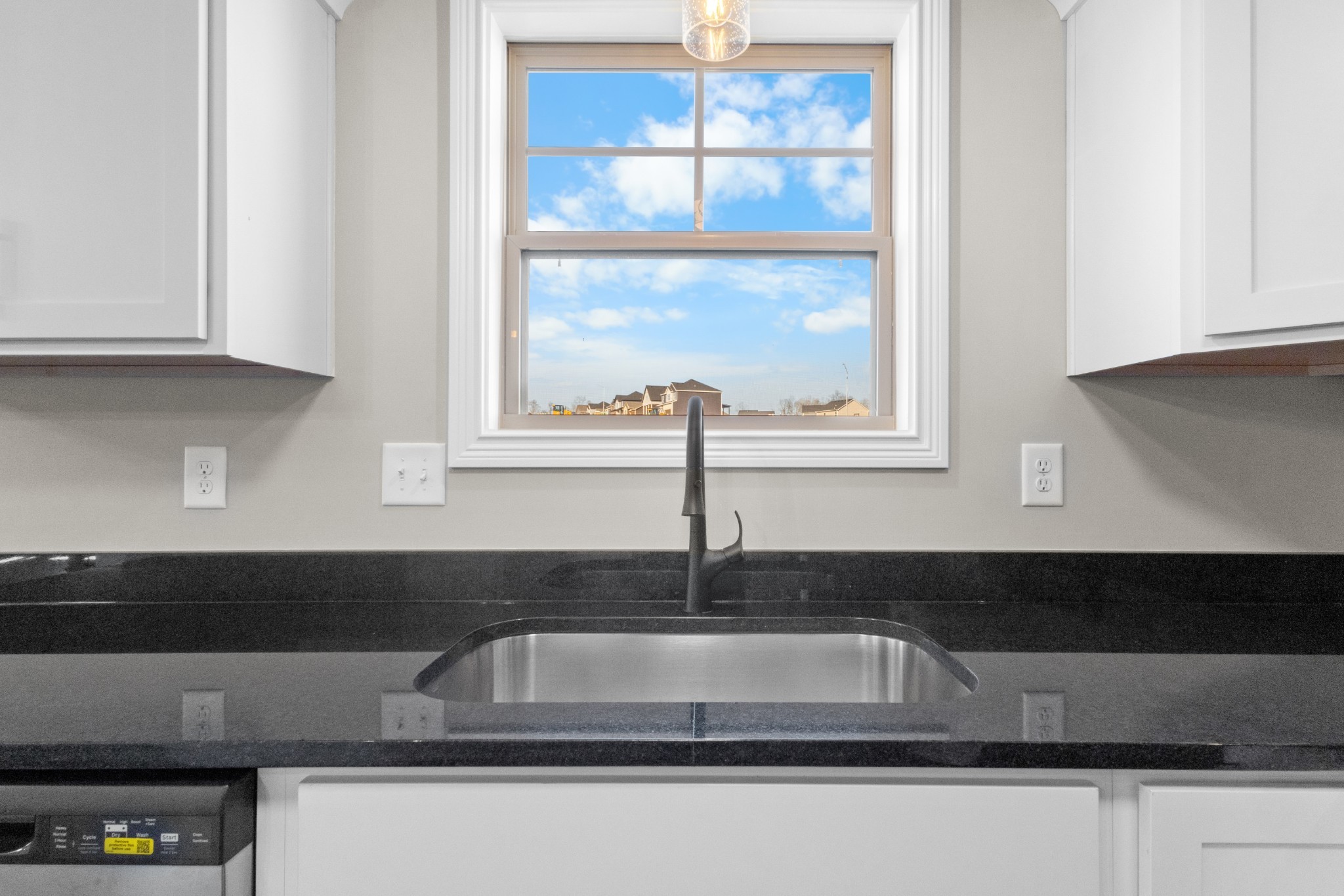 Clarksville, Tennessee 37040, United States, 3 Bedrooms Bedrooms, ,3 BathroomsBathrooms,Residential,Active,147621