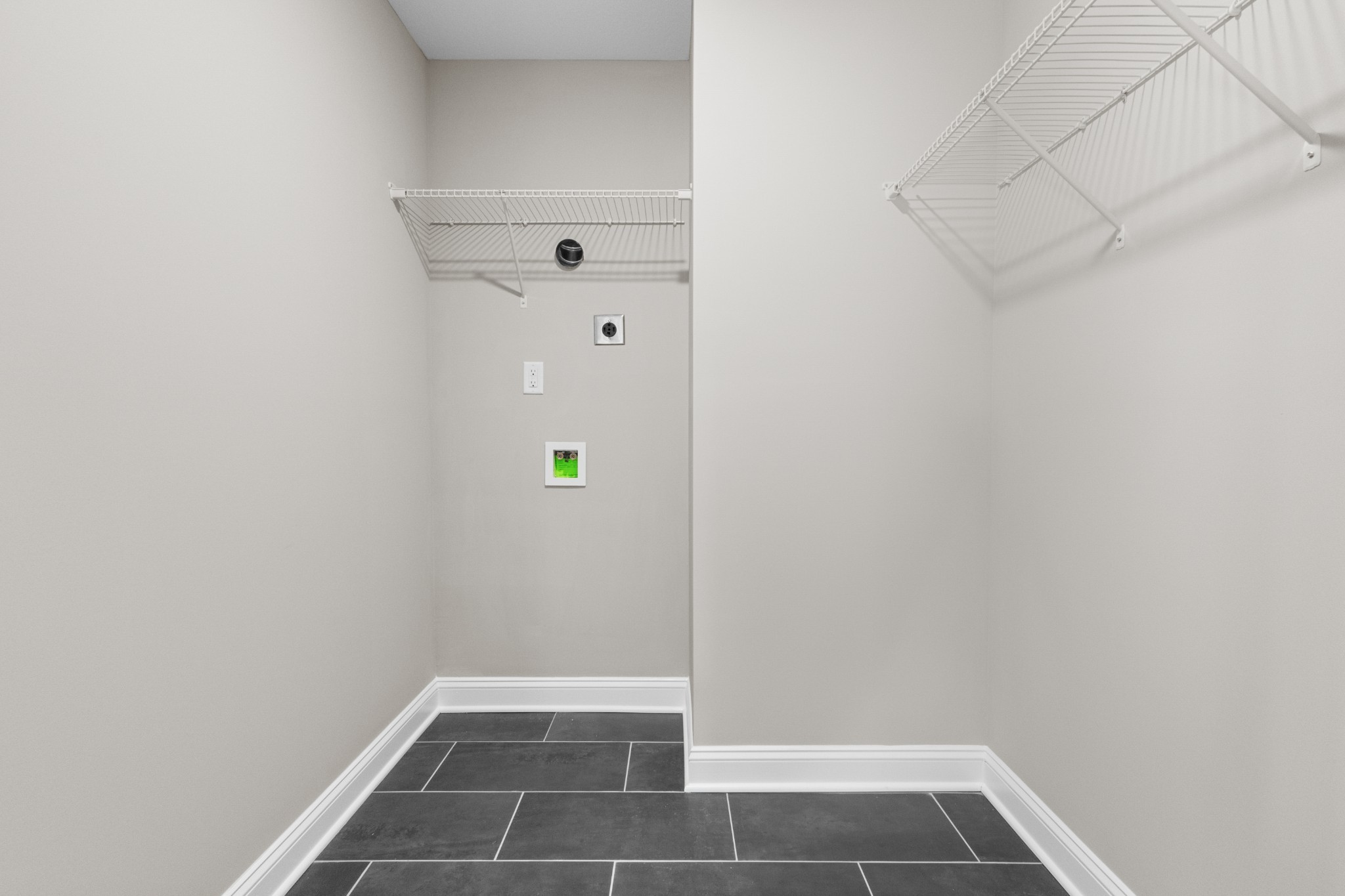 Clarksville, Tennessee 37040, United States, 3 Bedrooms Bedrooms, ,3 BathroomsBathrooms,Residential,Active,147621