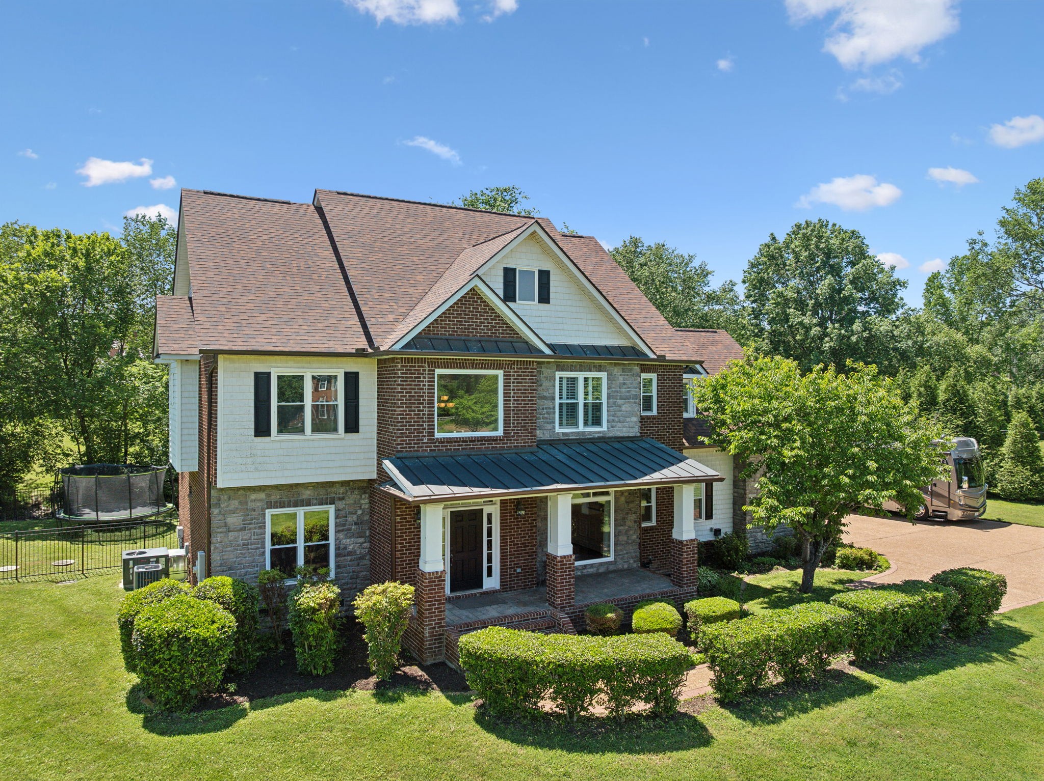 2203 Oakleaf Ct