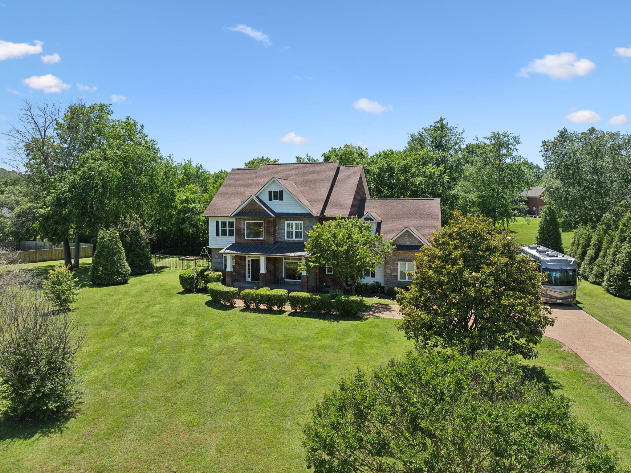 2203 Oakleaf Ct
