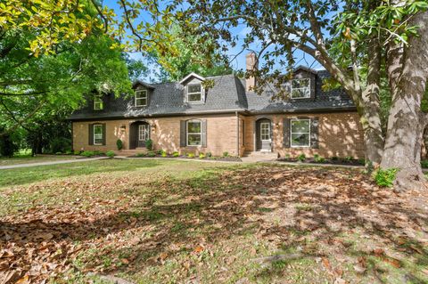 1311 Halifax Ct Murfreesboro TN 37130