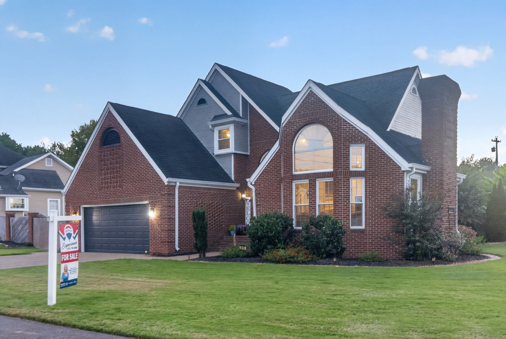 215 Hunters Run Cir NW