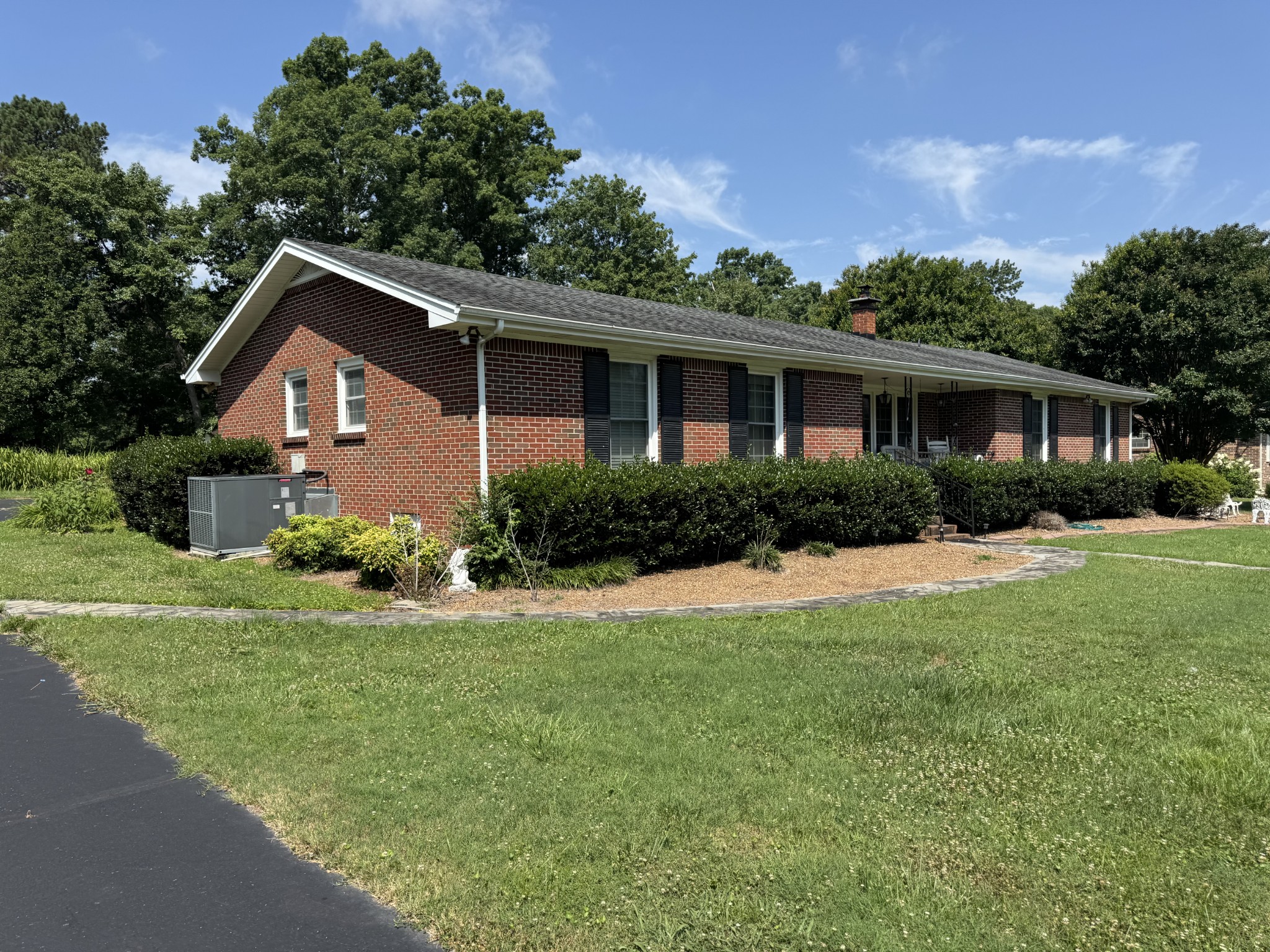 1403 Flippin Dr