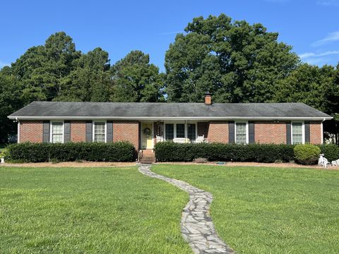 1403 Flippin Dr Lafayette TN 37083