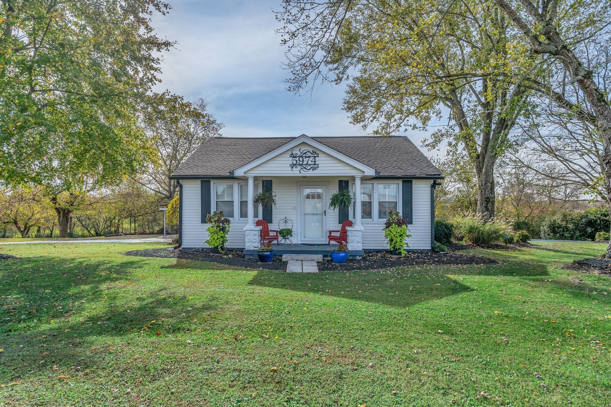 5974 Lascassas Pike