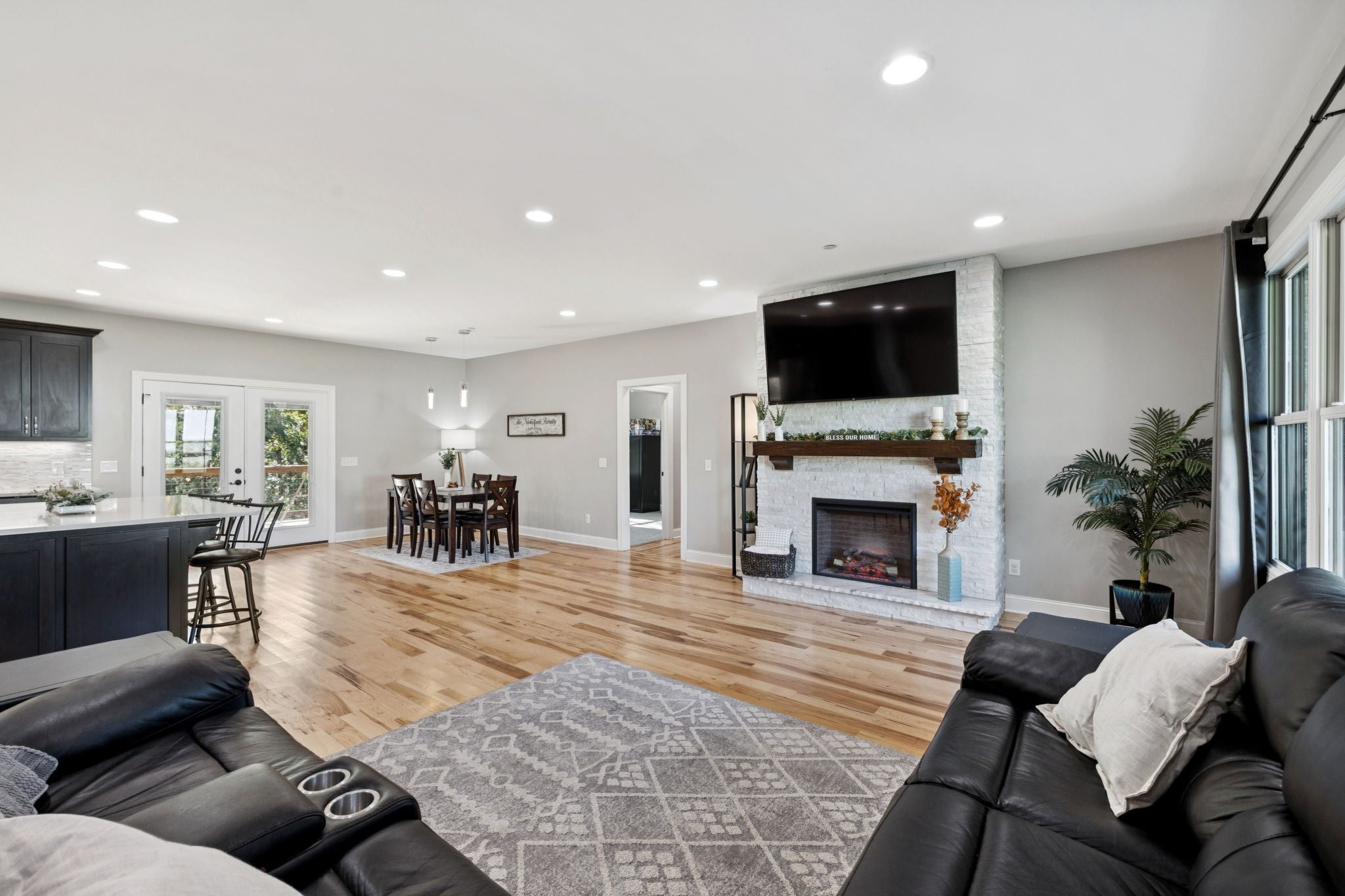1365 Seymour Dr