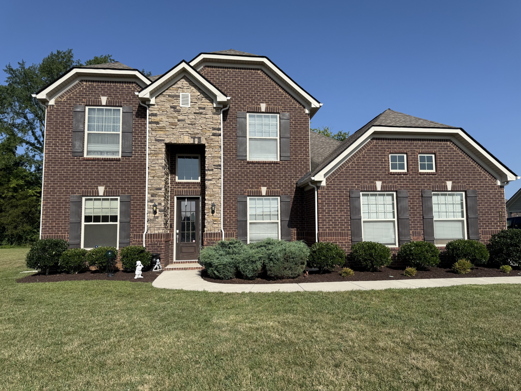 812 Topaz Dr