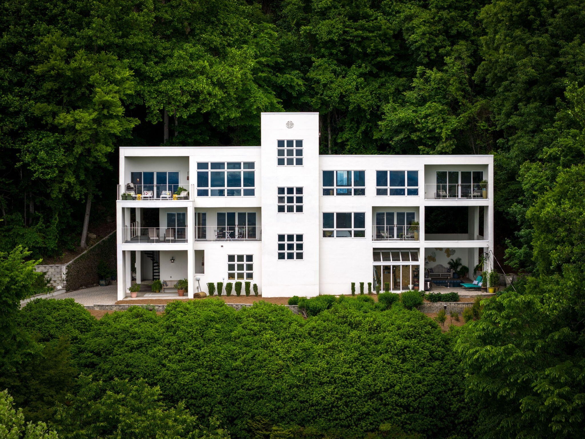 1185 Lower Brow Road