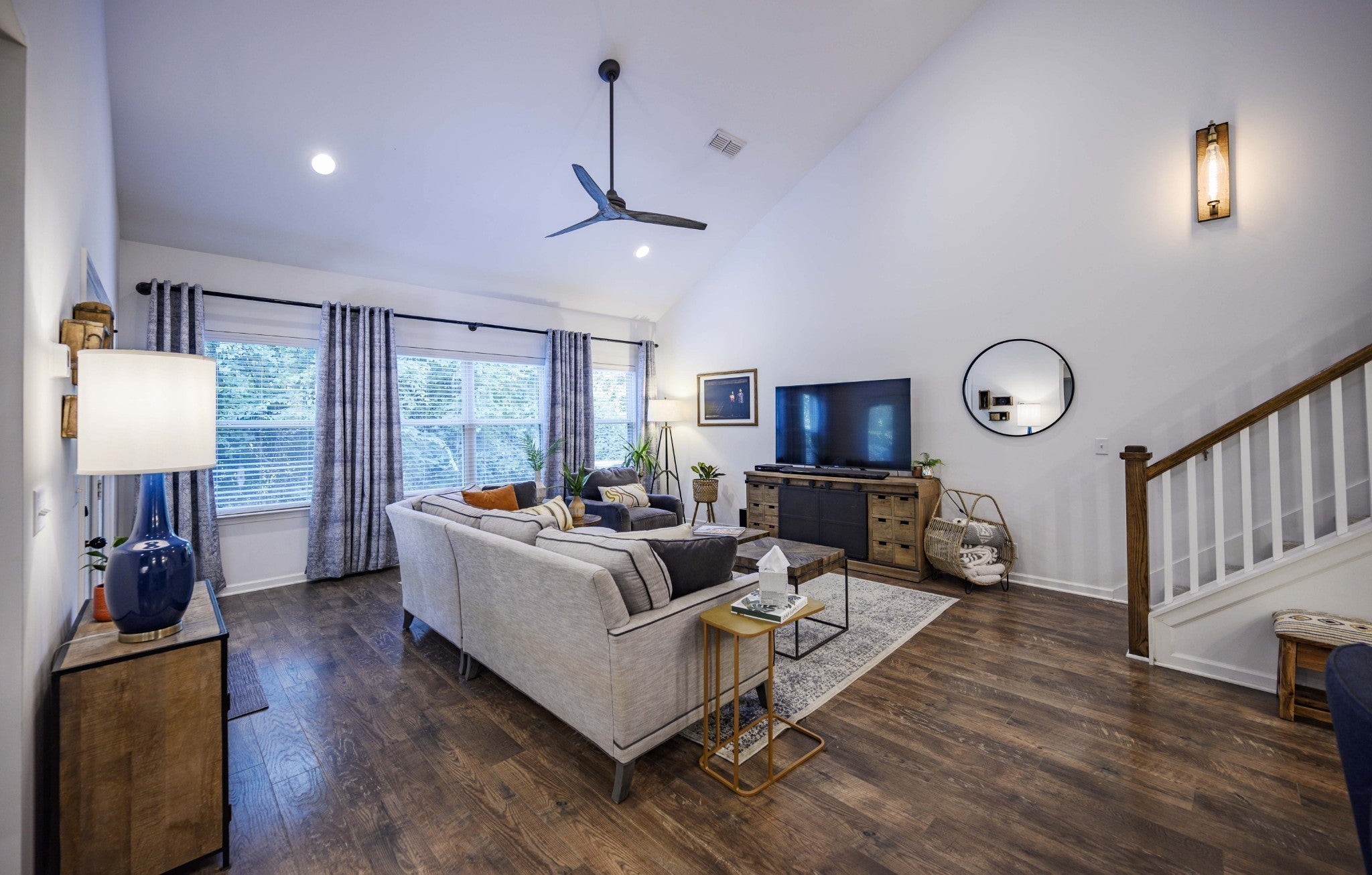 4333 Sunday Silence Way