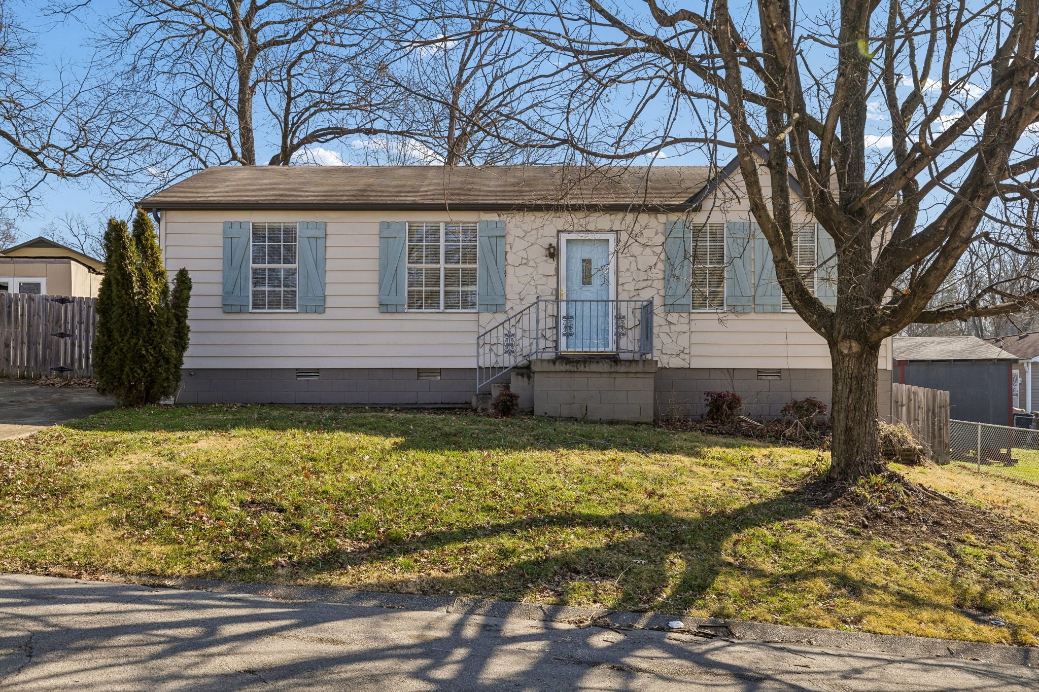 3.0-bed rental at 4304 Hopewood Dr