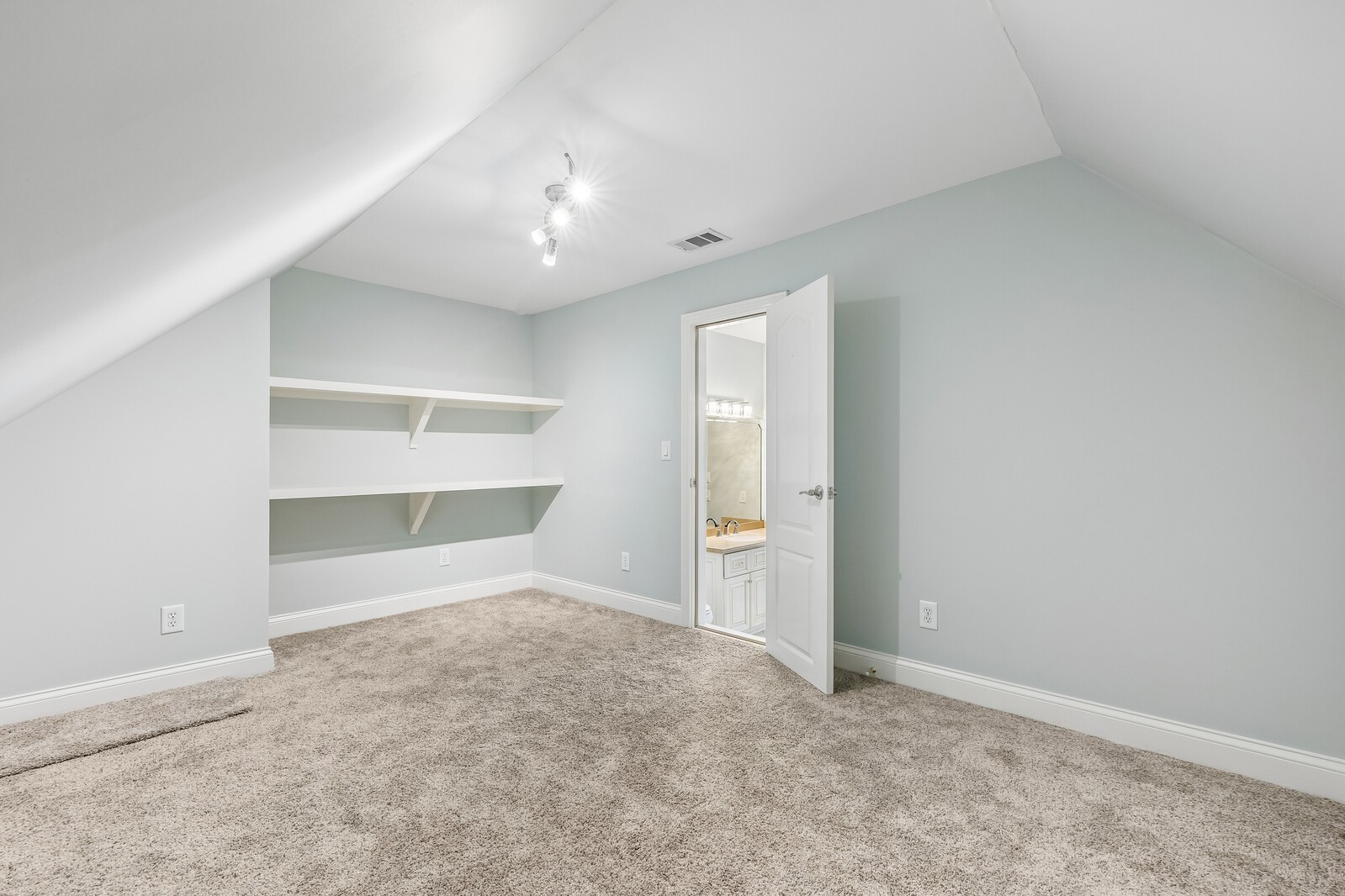 Gallatin, Tennessee, 37066, United States, 5 Bedrooms Bedrooms, ,7 BathroomsBathrooms,Residential,Active,2032432