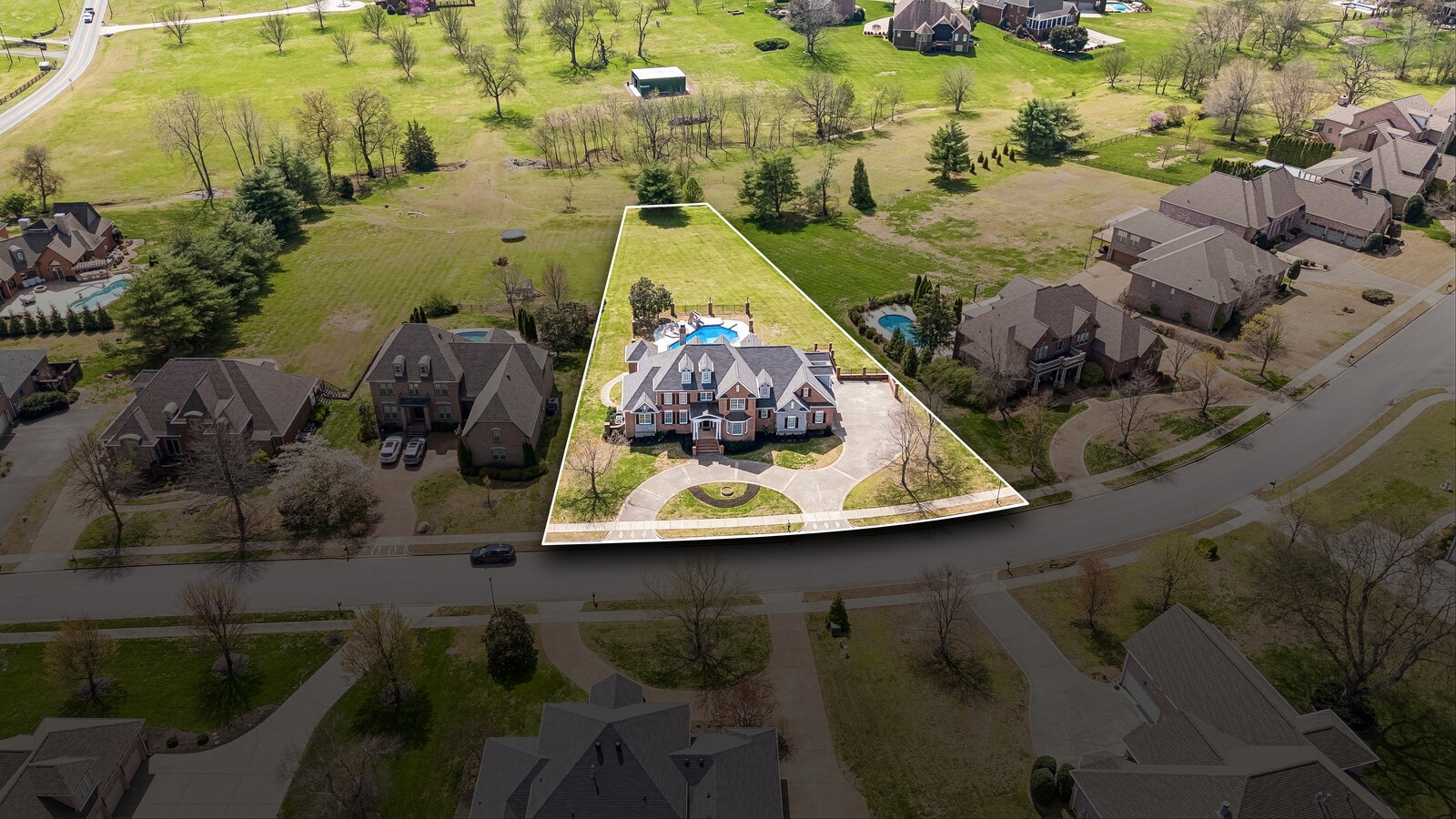 Gallatin, Tennessee, 37066, United States, 5 Bedrooms Bedrooms, ,7 BathroomsBathrooms,Residential,Active,2032432