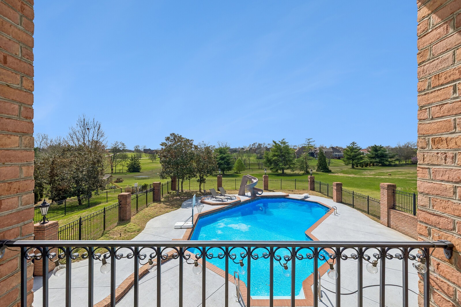 Gallatin, Tennessee, 37066, United States, 5 Bedrooms Bedrooms, ,7 BathroomsBathrooms,Residential,Active,2032432