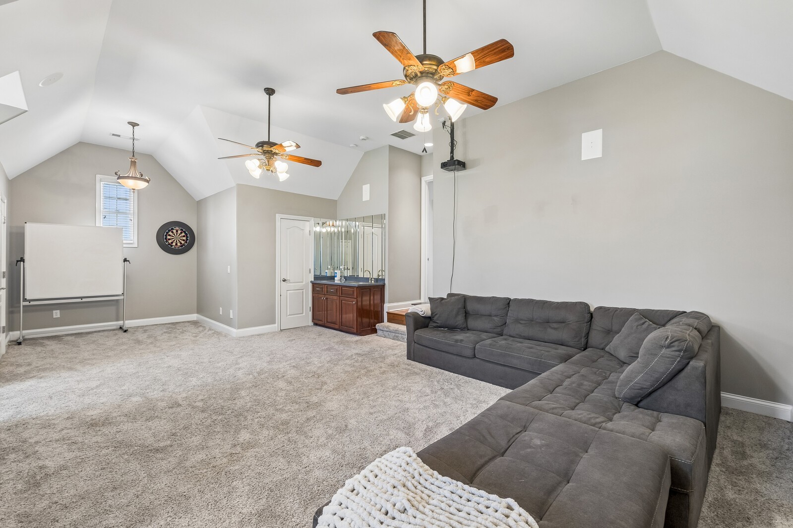 Gallatin, Tennessee, 37066, United States, 5 Bedrooms Bedrooms, ,7 BathroomsBathrooms,Residential,Active,2032432