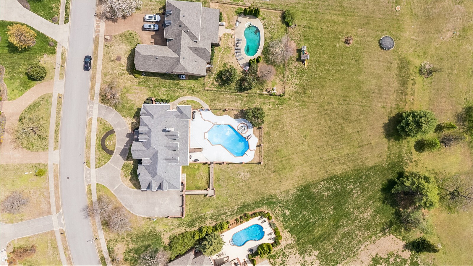 Gallatin, Tennessee, 37066, United States, 5 Bedrooms Bedrooms, ,7 BathroomsBathrooms,Residential,Active,2032432