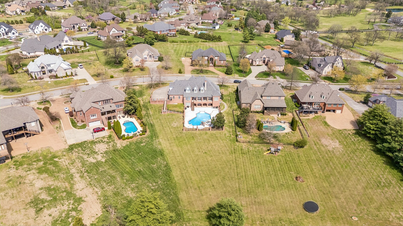 Gallatin, Tennessee, 37066, United States, 5 Bedrooms Bedrooms, ,7 BathroomsBathrooms,Residential,Active,2032432