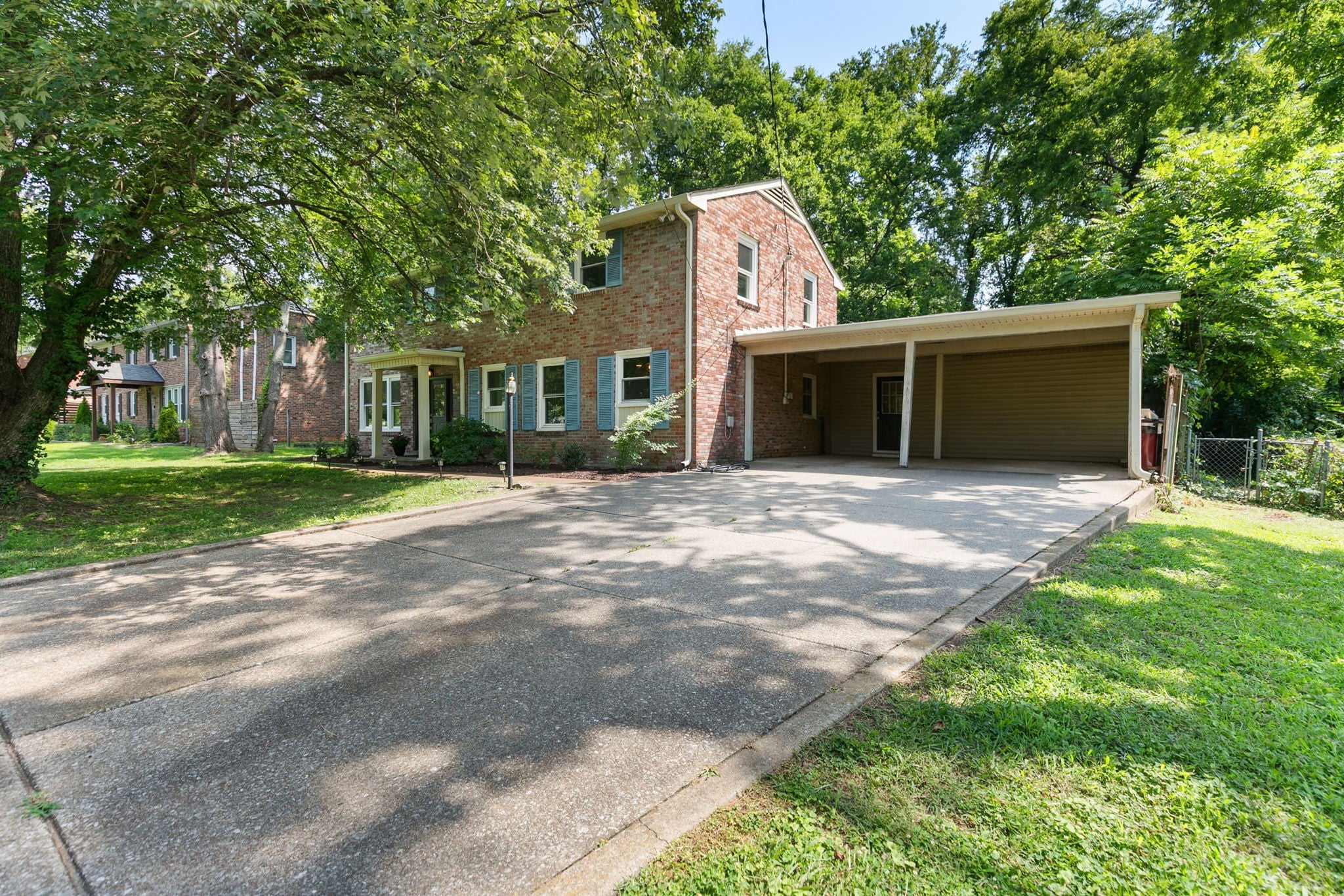 4828 Briarwood Dr