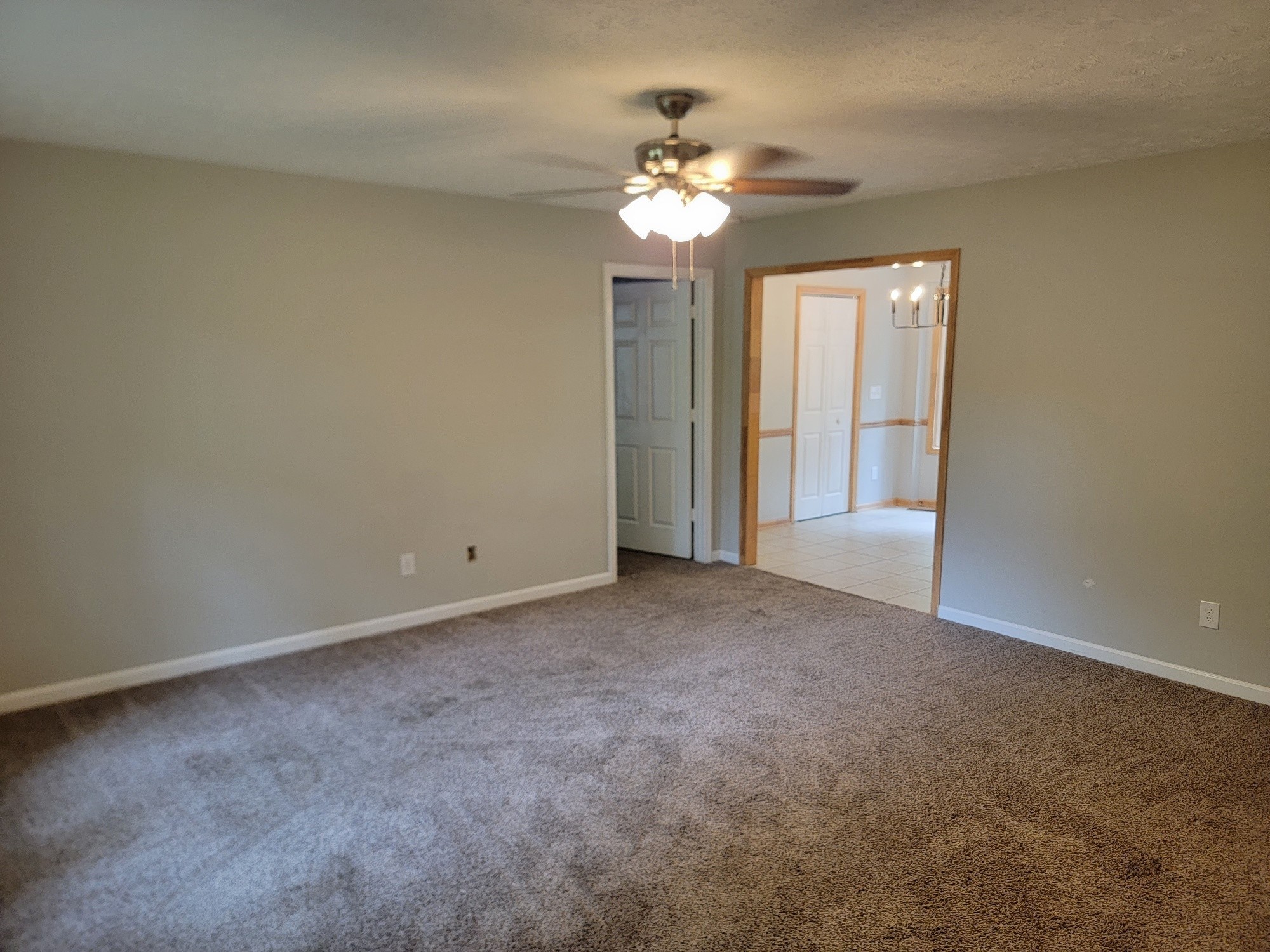 129 Peggy Ct
