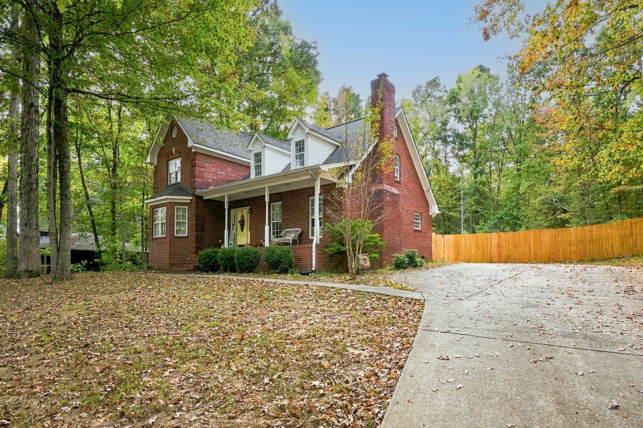 112 Hillwood Dr