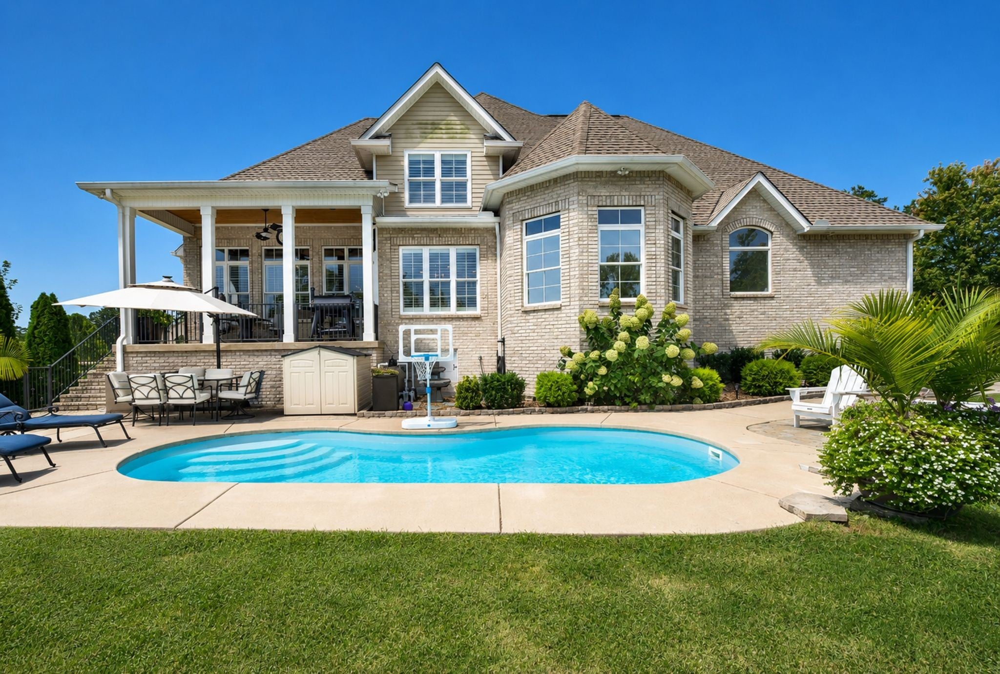 522 Country Club Dr