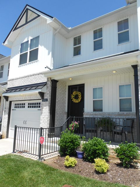 1210 Hayloft Pl Gallatin TN 37066