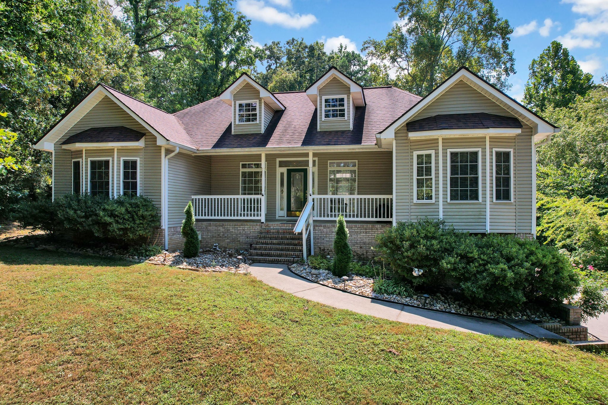 3687 Crown Colony Dr NW