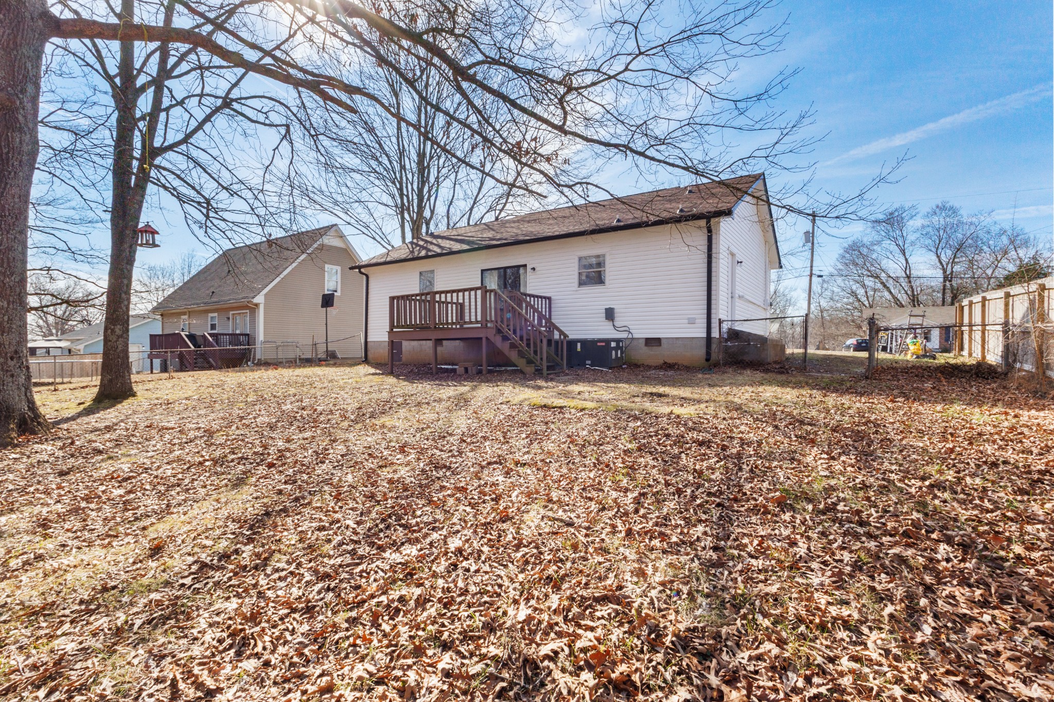 Clarksville, Tennessee 37042, United States, 3 Bedrooms Bedrooms, ,2 BathroomsBathrooms,Residential,Pending,6101