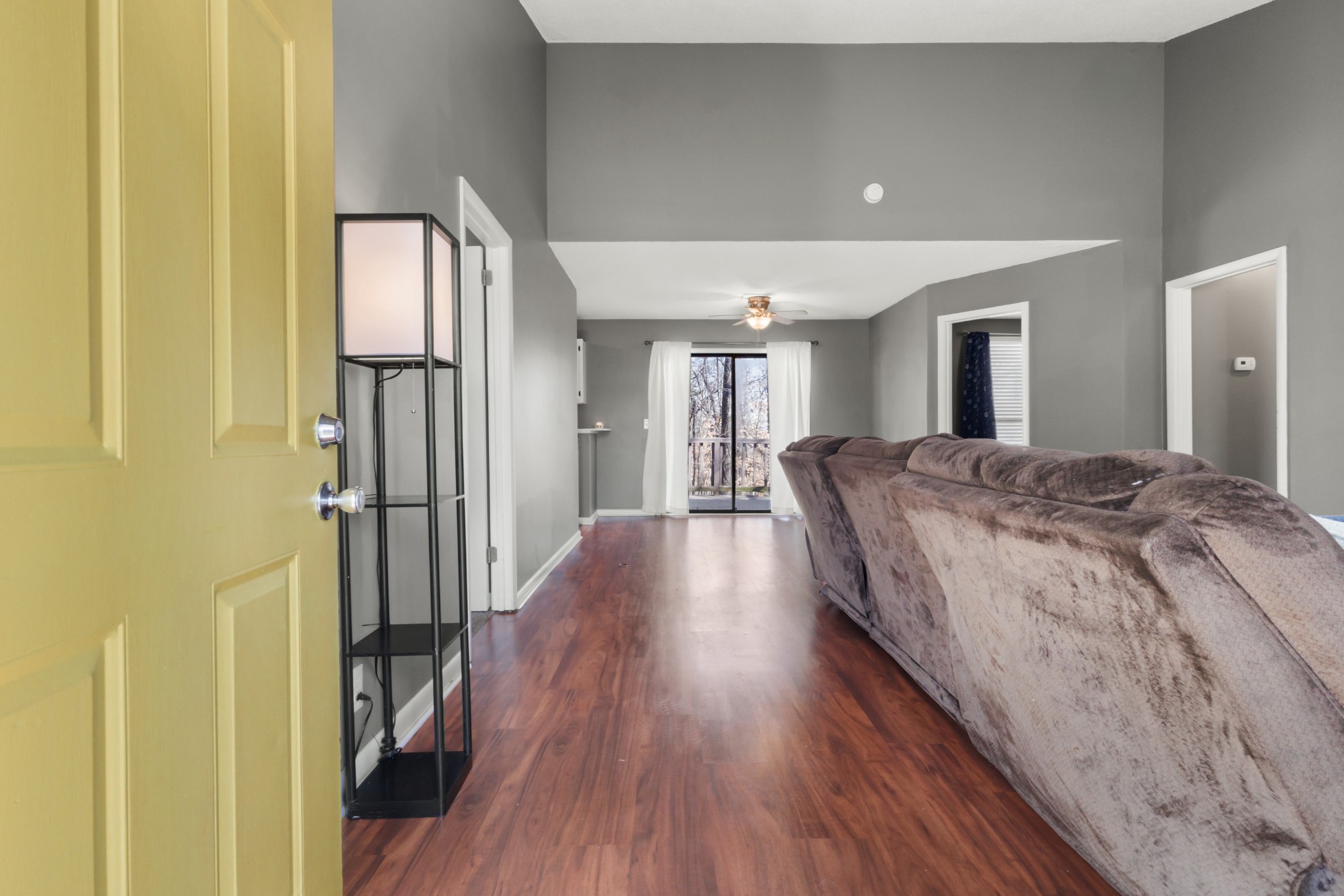 Clarksville, Tennessee 37042, United States, 3 Bedrooms Bedrooms, ,2 BathroomsBathrooms,Residential,Pending,6101