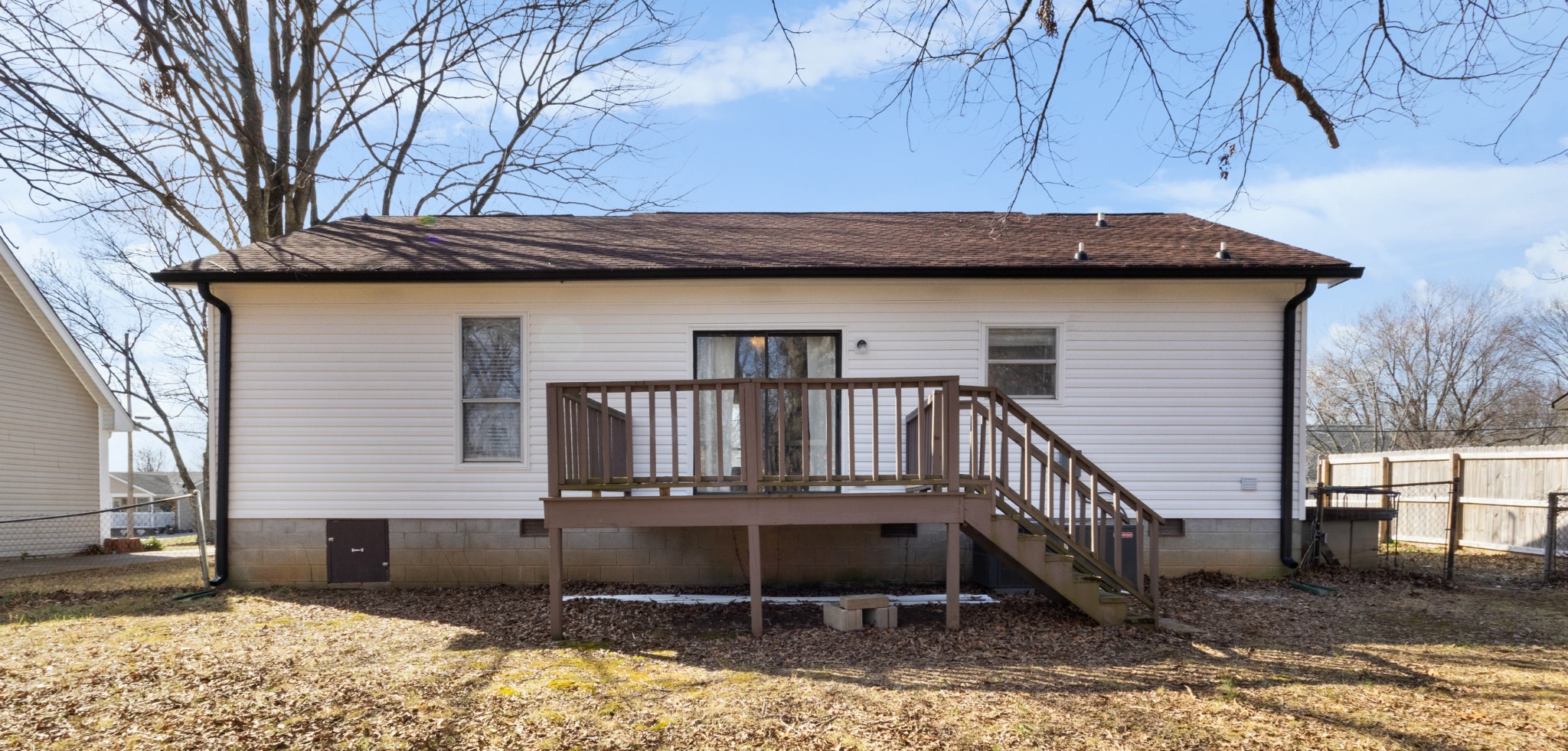 Clarksville, Tennessee 37042, United States, 3 Bedrooms Bedrooms, ,2 BathroomsBathrooms,Residential,Pending,6101