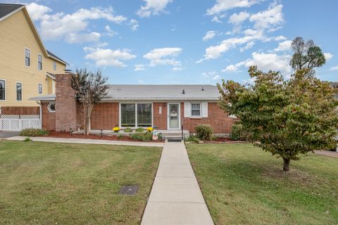 211 Perlen Dr Nashville TN 37206