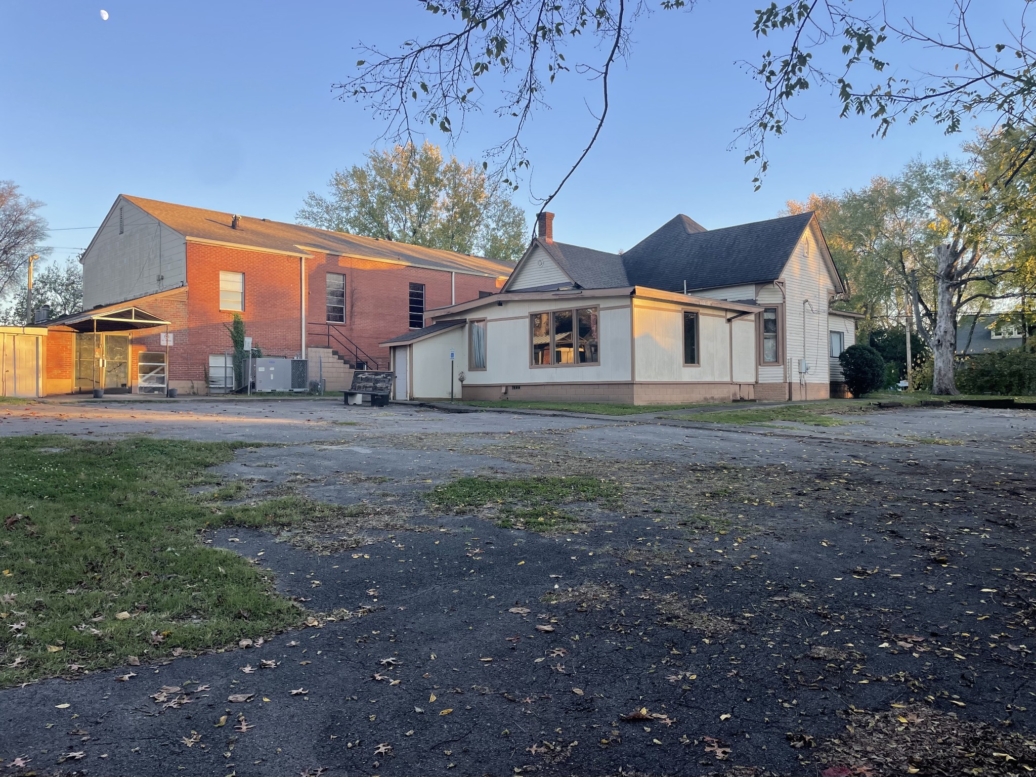 1815 Shelby Ave