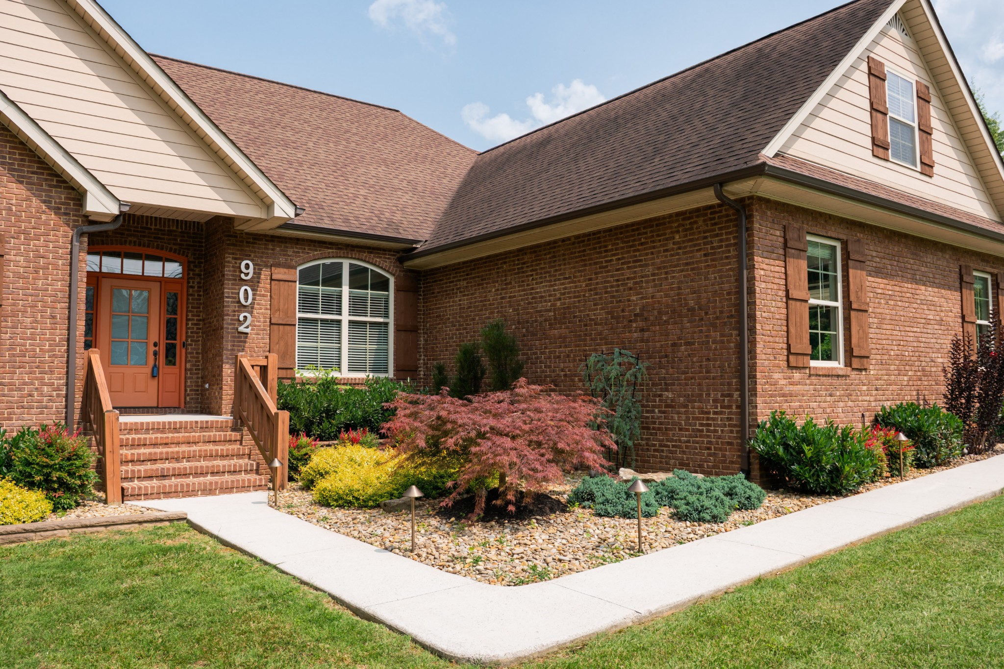 902 Evelyn Ct