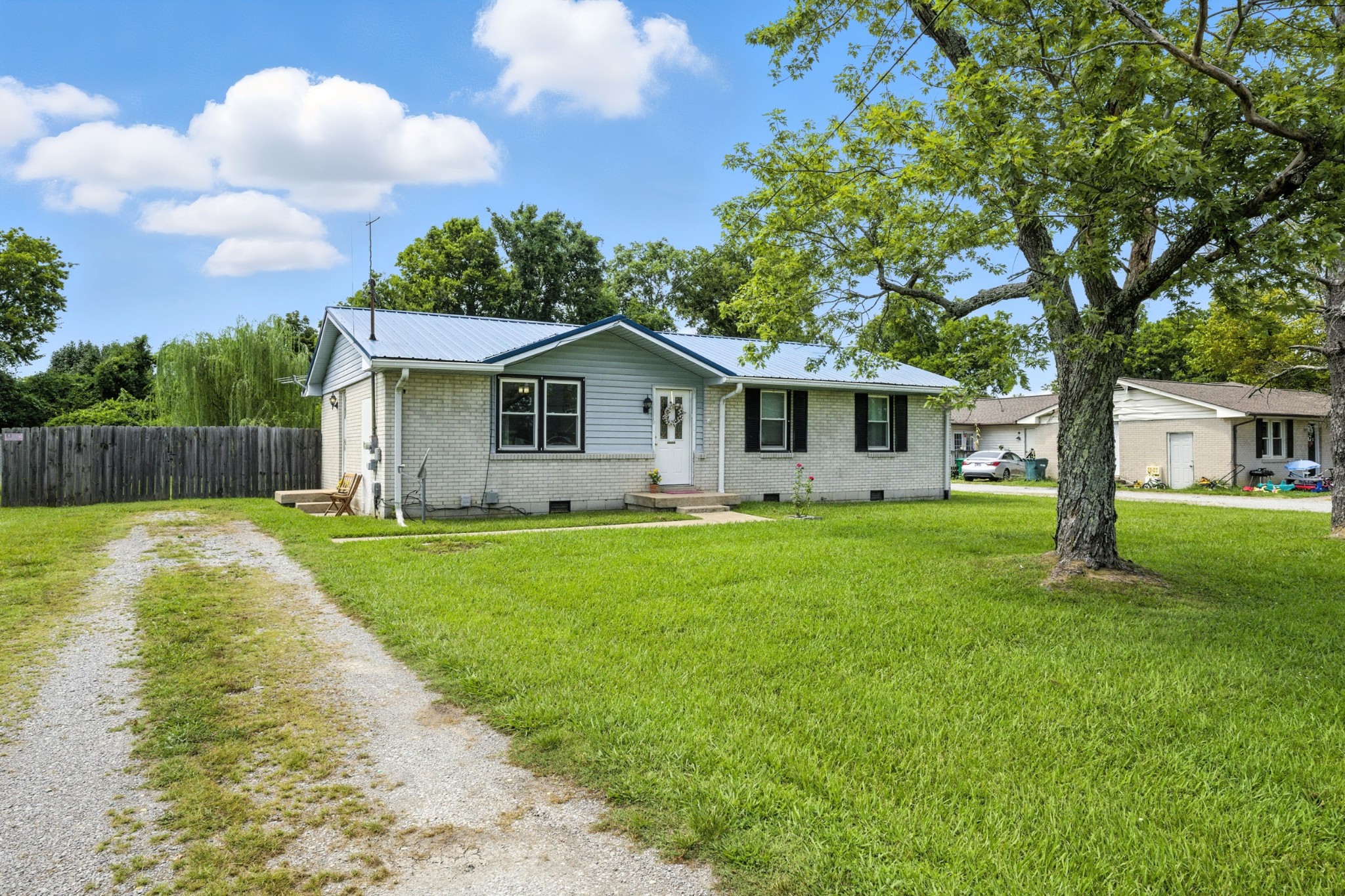 716 Kent Dr